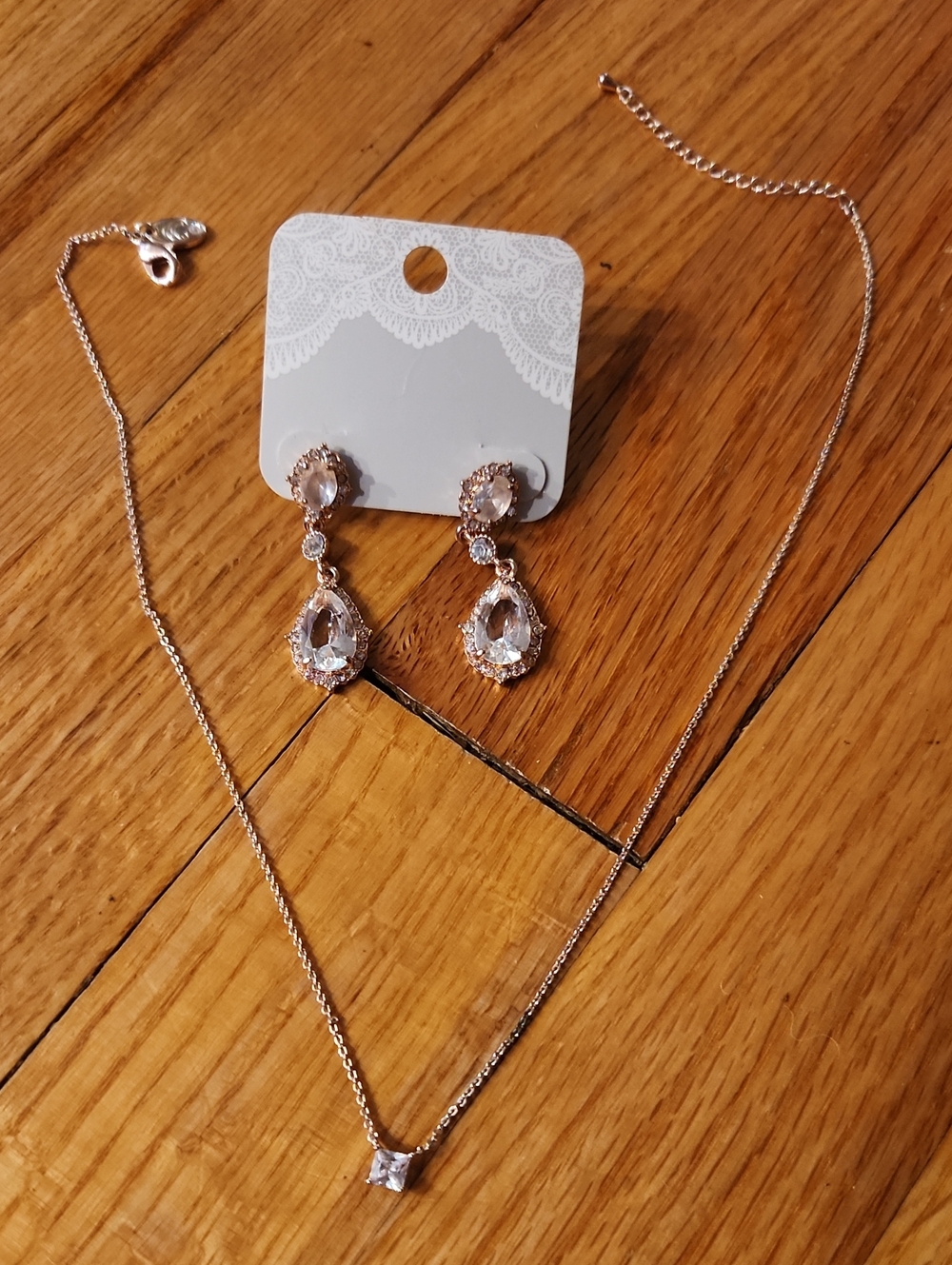 Rose gold crystal earrings and necklace